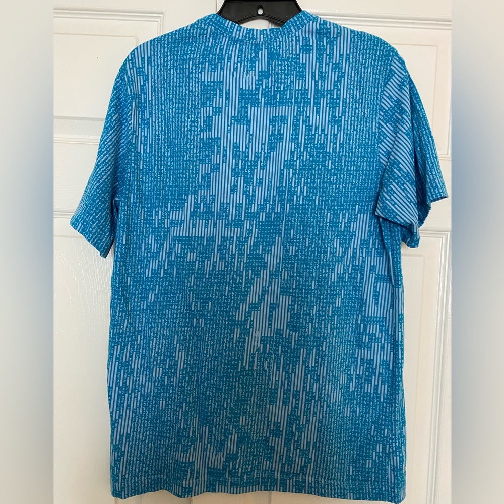 Nike dri-fit tee, sz M, blue geometrical